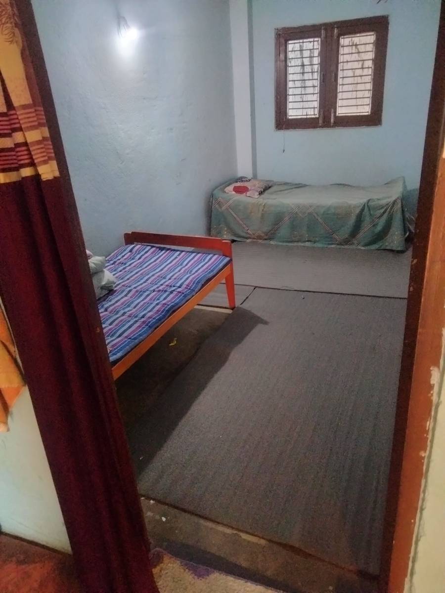 1 room.  Personal Washroom hall sharing