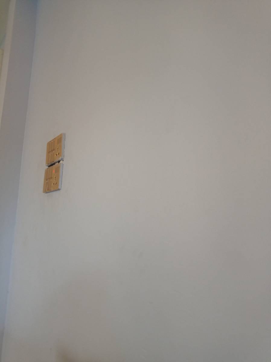 Brignt 8-10k Single room needed
