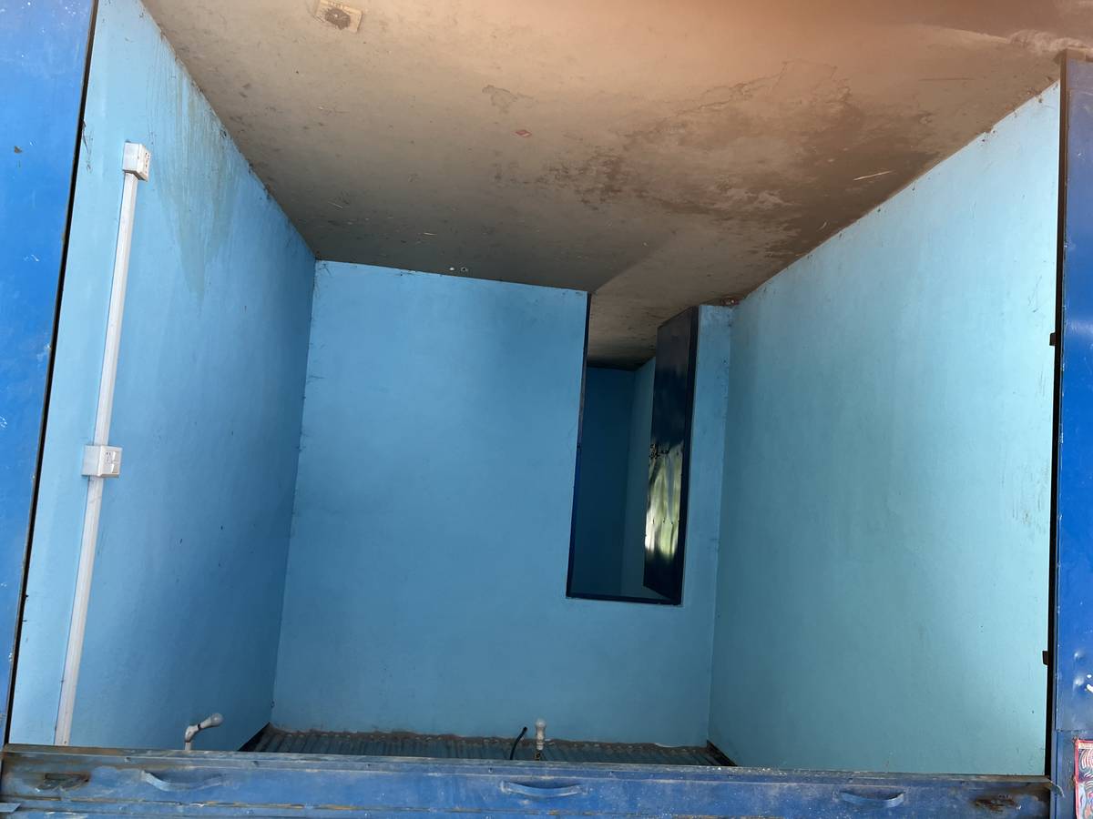 -2 shutter & 2 Rooms Cheap!!!
