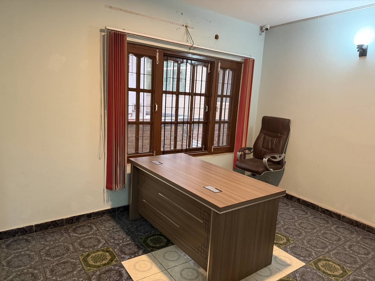 Flat available on rent for offices