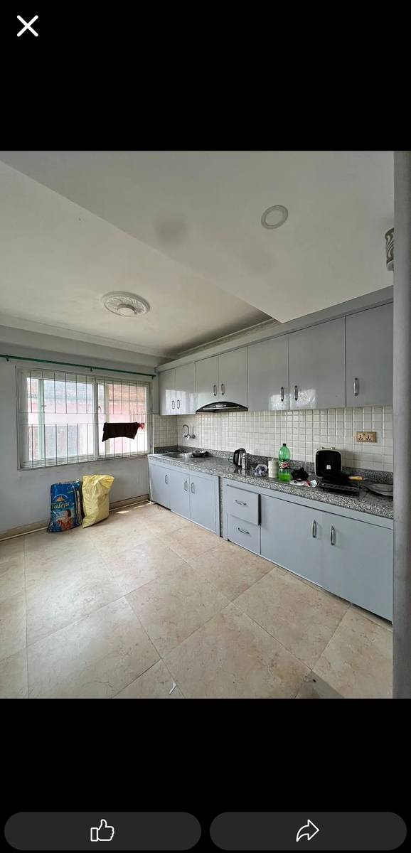 Bright 1bhk or 1 bedroom and 1 kitchen anyone
