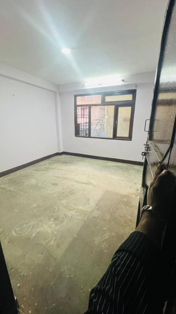 Baneshwor area ma room chaiyako ca