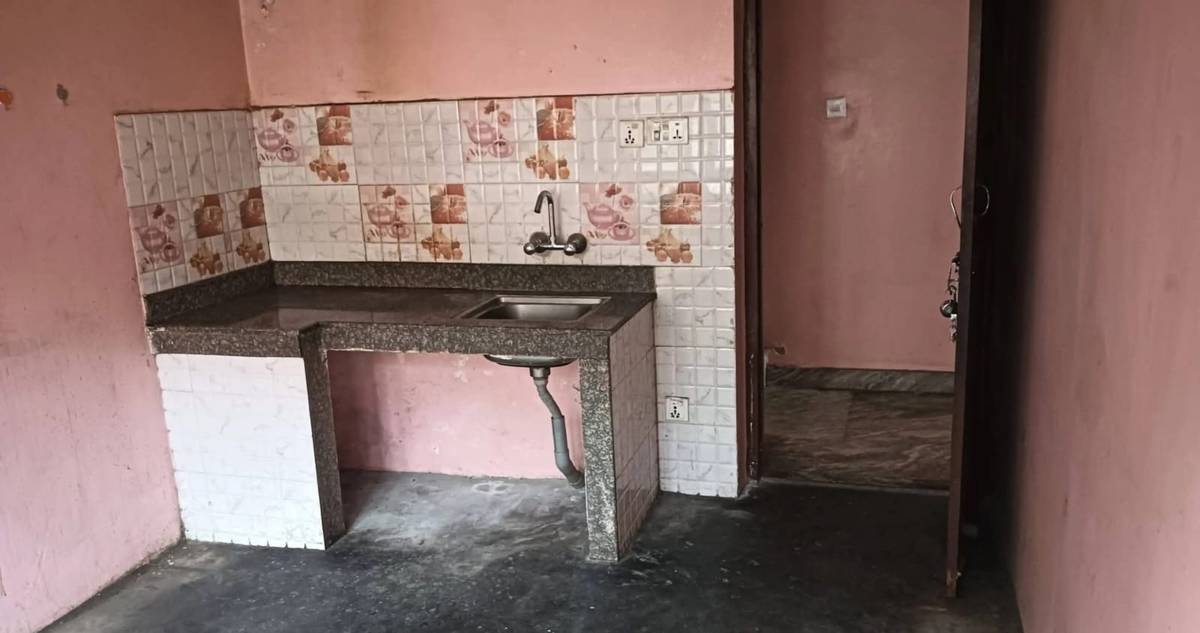 Single room with kitchen slab